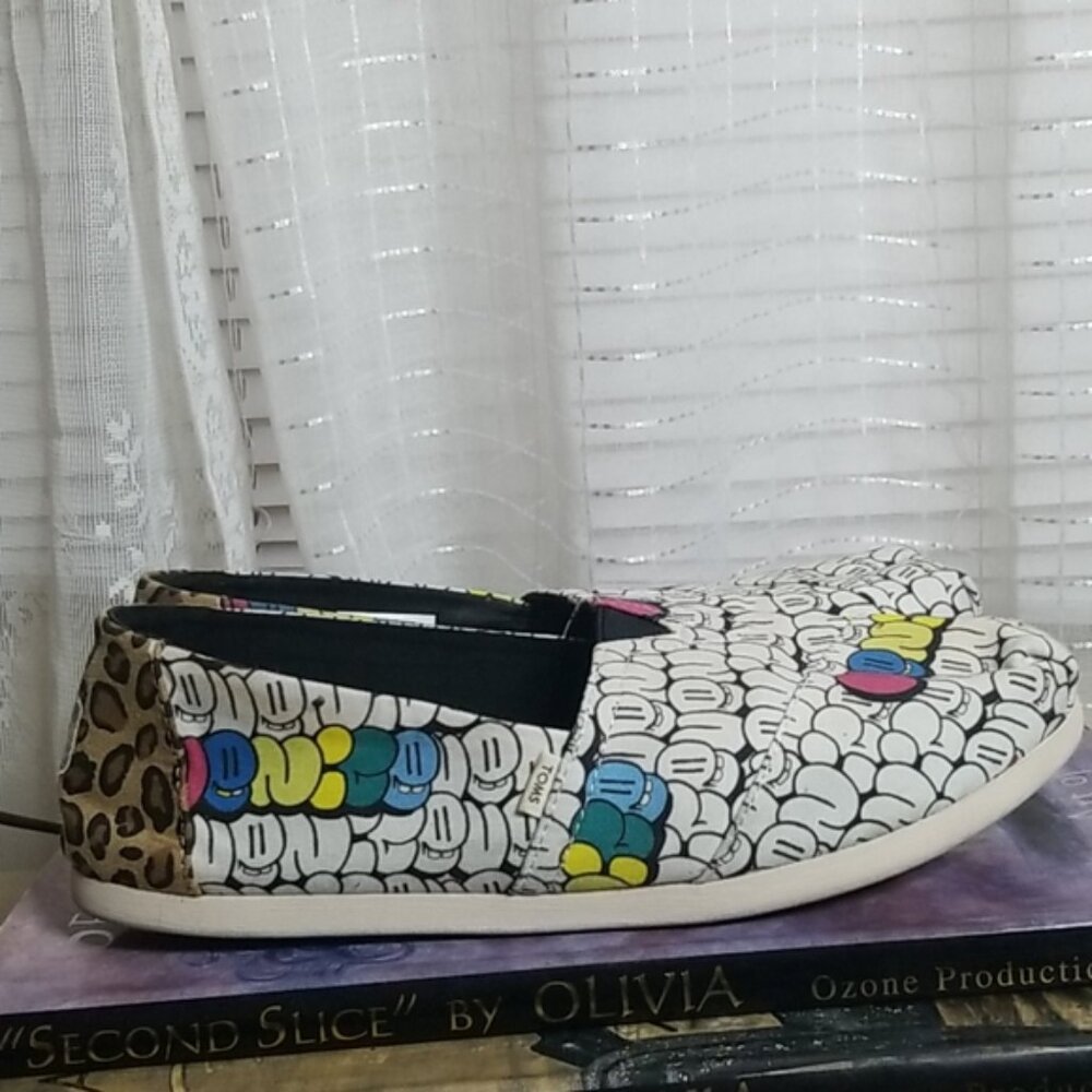 RARE Toms Mix Pattern Leopard Print & Bubble Graffiti Canvas Classic Shoes Sz10